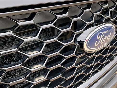 Used 2020 Ford Edge ST-Line w/ Cold Weather Package image 28