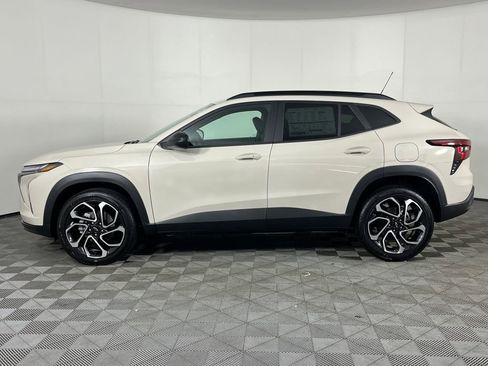 New 2026 Chevrolet Trax RS w/ Driver Confidence Package image 9