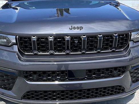 New 2026 Jeep Grand Cherokee L Limited AWD/4WD image 30