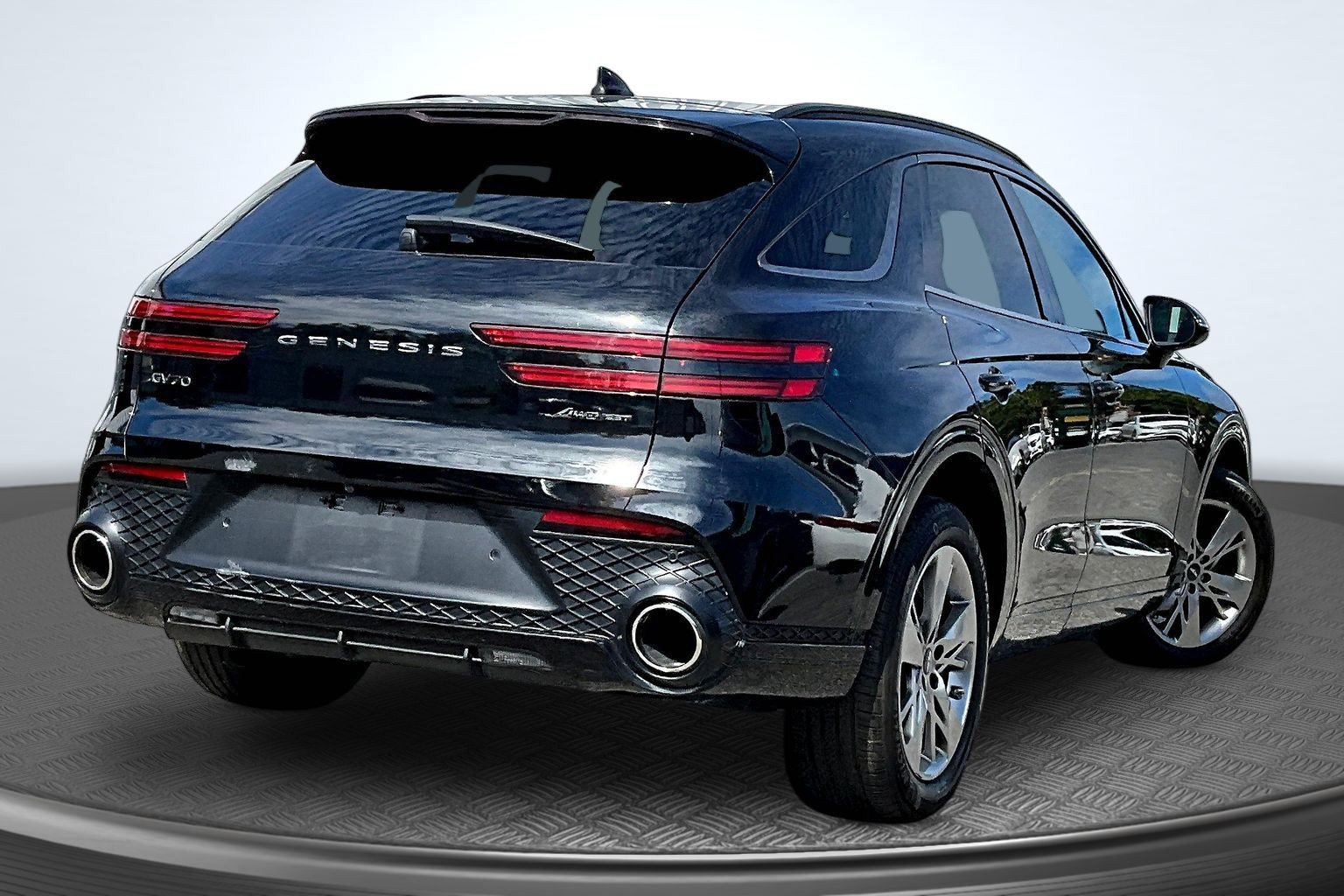 Used 2025 Genesis GV70 3.5T Sport AWD/4WD image 4