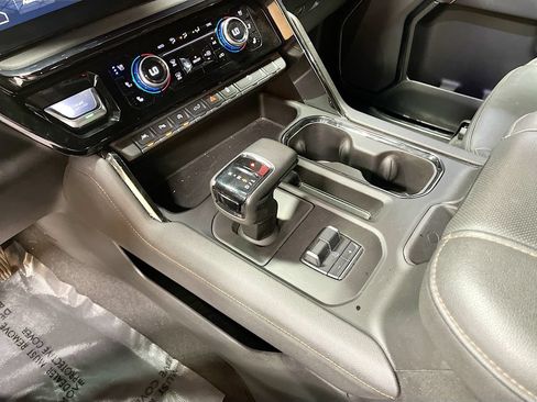 Used 2024 GMC Sierra 1500 AT4 w/ AT4 Carbonpro Edition AWD/4WD image 17