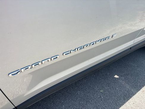 Used 2024 Jeep Grand Cherokee Limited 4xe image 10
