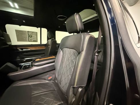 Used 2024 Jeep Grand Wagoneer Series III w/ Rear Seat Video Group 1 AWD/4WD image 48