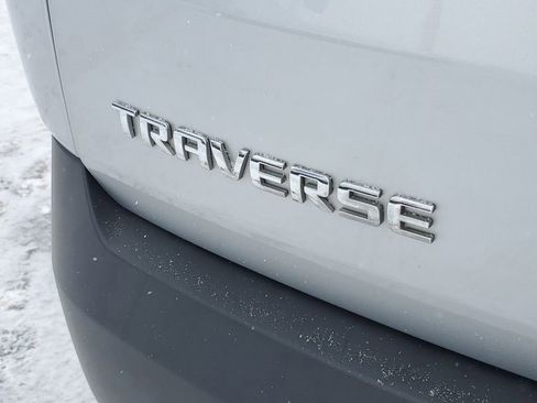 Used 2021 Chevrolet Traverse LS image 30