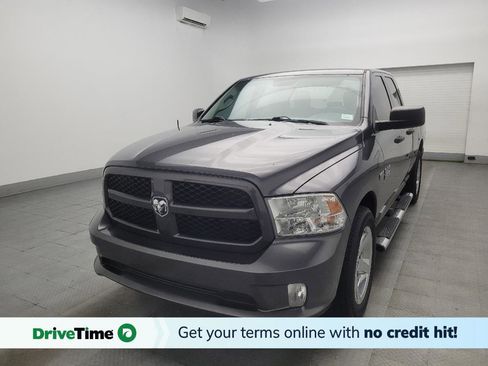 Used 2017 RAM 1500 ST RWD image 1