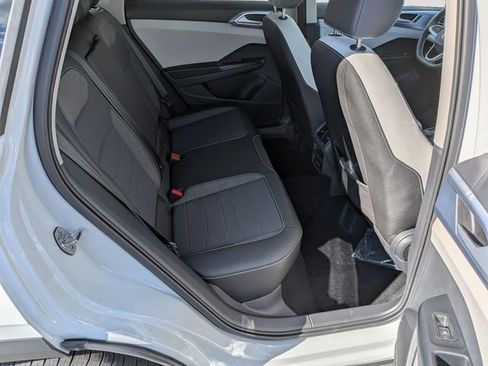 New 2026 Volkswagen Taos SE image 30