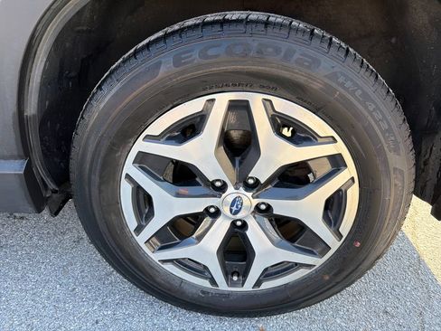 Certified 2023 Subaru Forester Premium AWD/4WD image 12