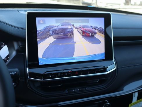 New 2026 Jeep Compass Latitude image 6