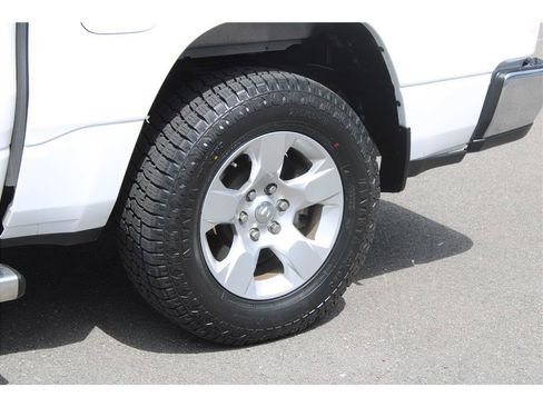 Used 2019 RAM 1500 Big Horn RWD image 6