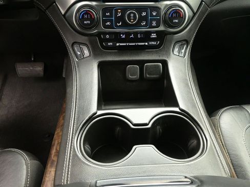 Used 2020 Chevrolet Suburban LT image 13