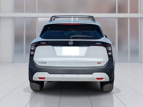 New 2025 Nissan Kicks SR image 4