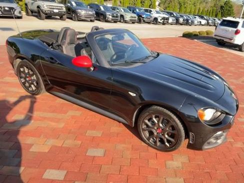 Used 2020 FIAT 124 Spider Abarth w/ Convenience Group RWD image 3