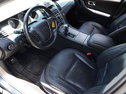 Used 2012 Ford Taurus SEL FWD image 4