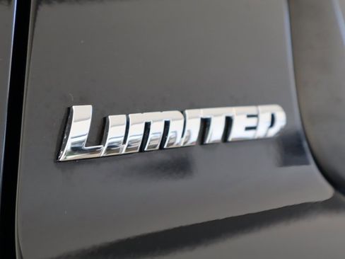 Used 2020 Toyota Sequoia Limited image 59