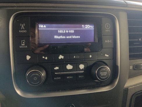 Used 2020 RAM 1500 Express RWD image 25