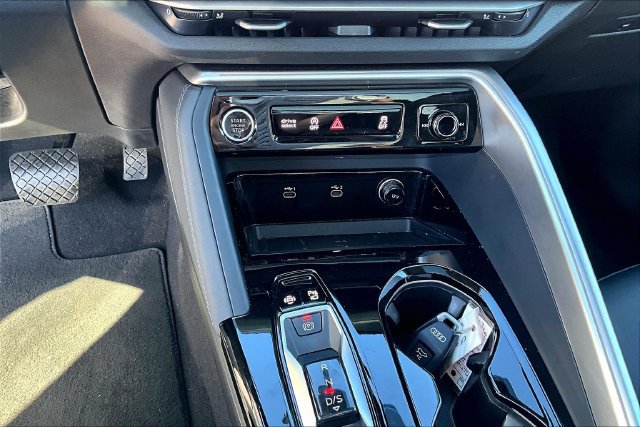 Used 2026 Audi Q5 Premium w/ Convenience Package AWD/4WD image 25