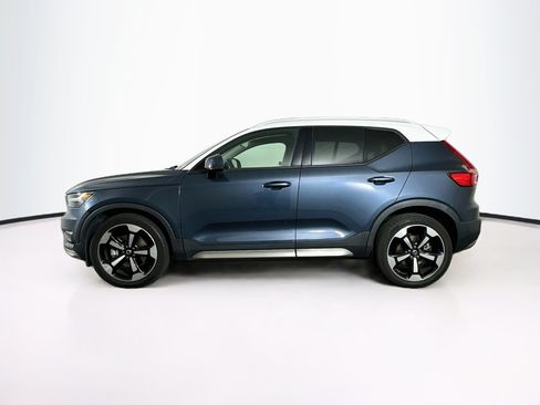 Used 2021 Volvo XC40 T5 Momentum w/ Premium Package AWD/4WD image 4