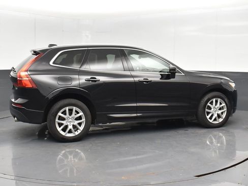 Used 2021 Volvo XC60 T5 Momentum image 5