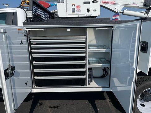 New 2025 Ford F550 4x4 Regular Cab Super Duty image 43