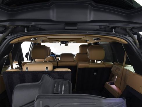 Used 2023 Land Rover Range Rover Long Wheelbase SE image 23