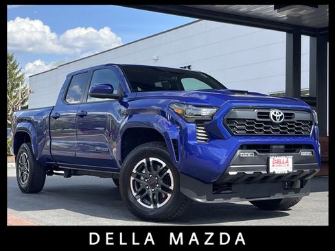 Used 2024 Toyota Tacoma TRD Sport AWD/4WD image 1