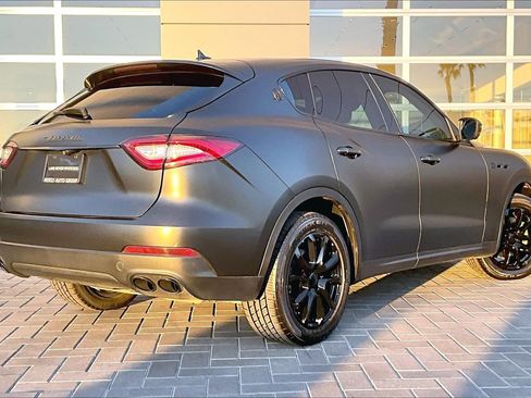 Used 2017 Maserati Levante image 12