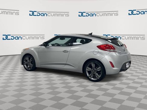 Used 2016 Hyundai Veloster w/ Option Group 02 FWD image 6