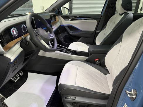 New 2026 Volkswagen Tiguan SEL R-Line image 14