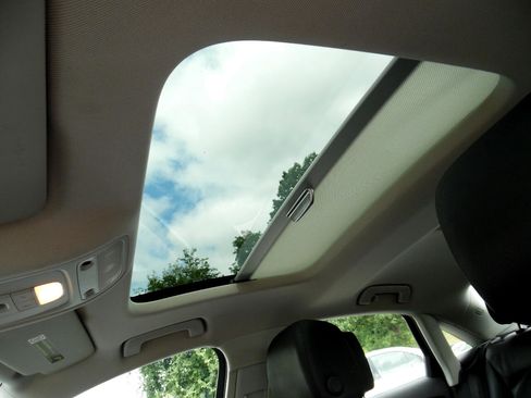 Used 2016 Audi A3 2.0T Premium image 16