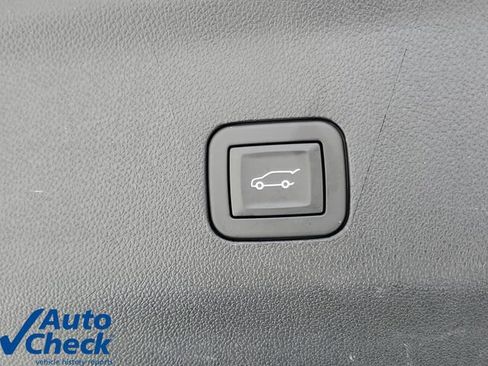 Used 2025 Cadillac Escalade ESV Sport Platinum AWD/4WD image 10