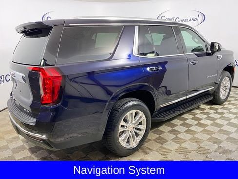 Certified 2024 GMC Yukon SLT w/ SLT Premium Package AWD/4WD image 7
