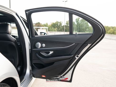 Used 2017 Mercedes-Benz E 300 4MATIC image 44