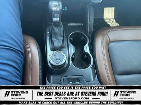 Used 2024 Ford Bronco Outer Banks w/ Sasquatch Package AWD/4WD image 27
