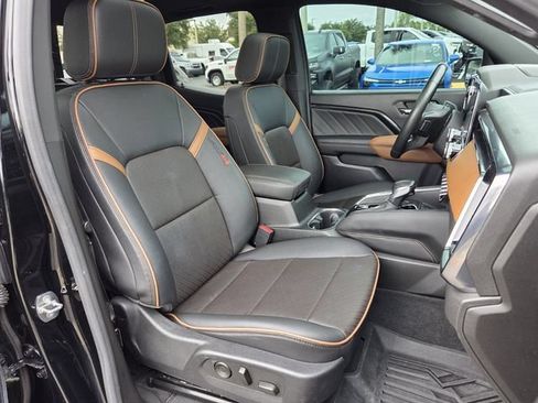 Used 2023 GMC Canyon AT4 w/ AT4 Premium Package AWD/4WD image 17