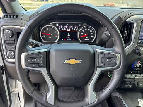 Used 2022 Chevrolet Silverado 2500 LTZ w/ LTZ Premium Package image 18