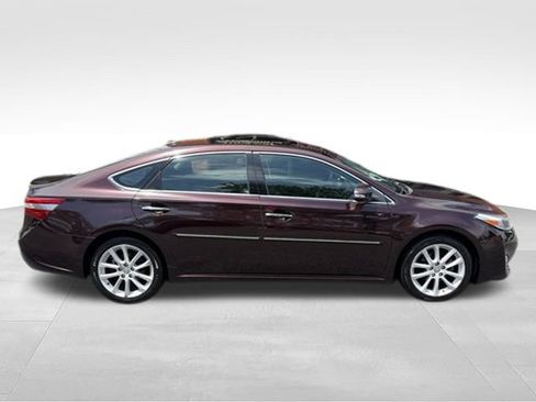 Used 2013 Toyota Avalon Limited FWD image 26