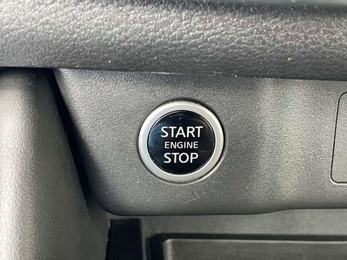 Used 2023 Nissan Rogue SL image 37