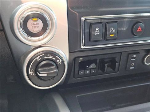 Used 2017 Nissan Titan PRO-4X AWD/4WD image 15