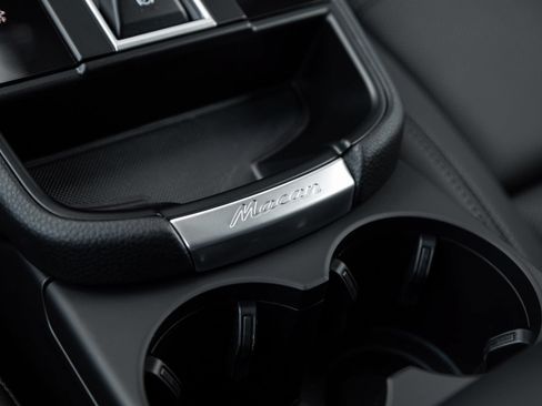 Certified 2026 Porsche Macan S AWD/4WD image 28