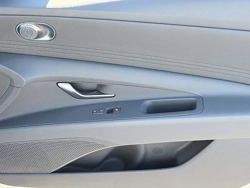 Certified 2025 Hyundai Elantra Sport FWD image 25