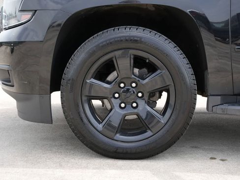 Used 2017 Chevrolet Tahoe LT w/ LT Midnight Edition AWD/4WD image 25
