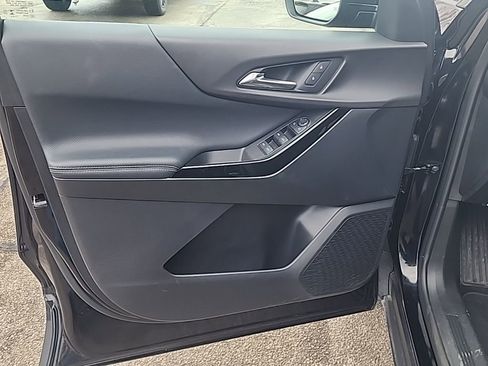 Used 2025 Chevrolet Equinox LT image 4