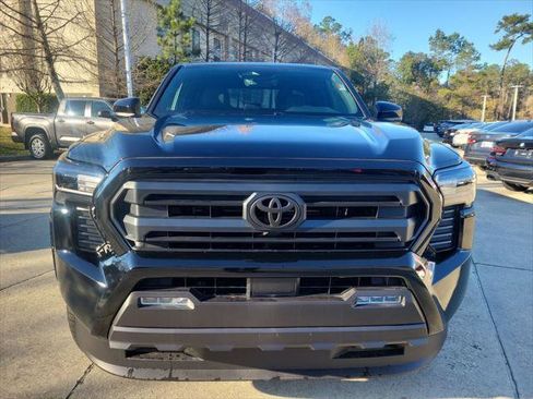 Certified 2025 Toyota Tacoma SR5 image 4