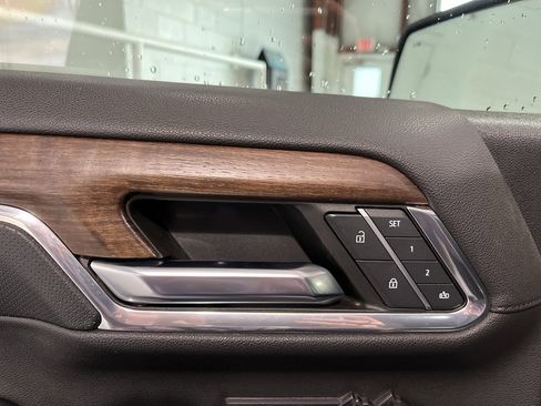 Used 2023 Chevrolet Silverado 1500 High Country w/ Technology Package image 27