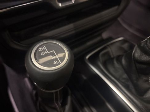 Used 2018 Jeep Wrangler Unlimited Sahara AWD/4WD image 15