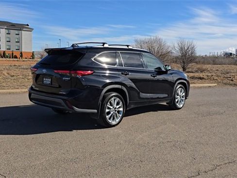 Used 2023 Toyota Highlander Limited image 5