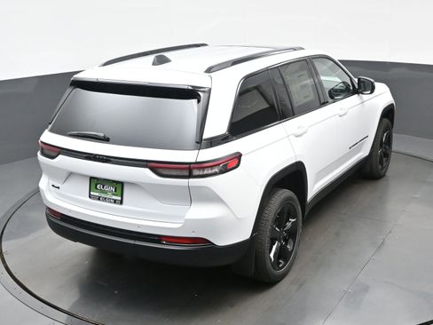 New 2025 Jeep Grand Cherokee Altitude AWD/4WD image 22
