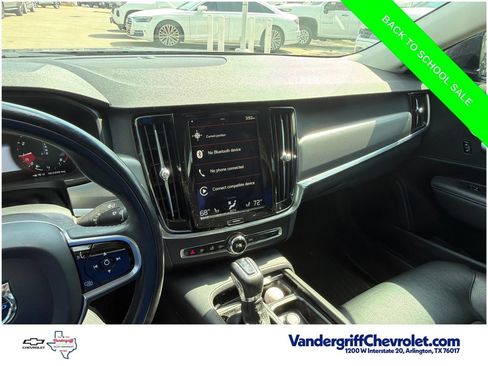 Used 2017 Volvo S90 T6 Momentum w/ Vision Package AWD/4WD image 18