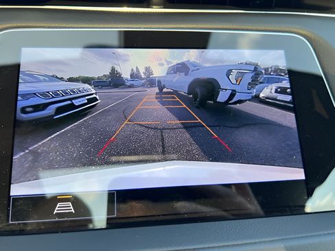 Used 2023 Cadillac XT4 Sport AWD/4WD image 17