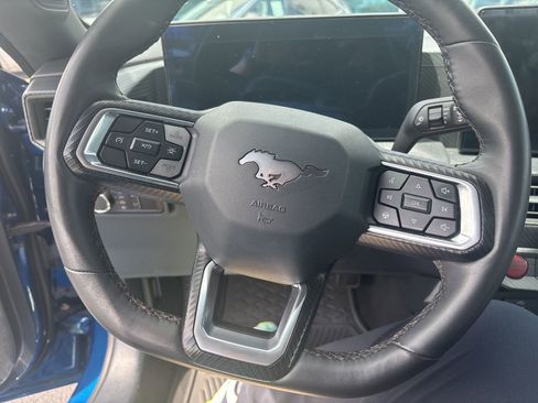 Used 2024 Ford Mustang Coupe RWD image 5